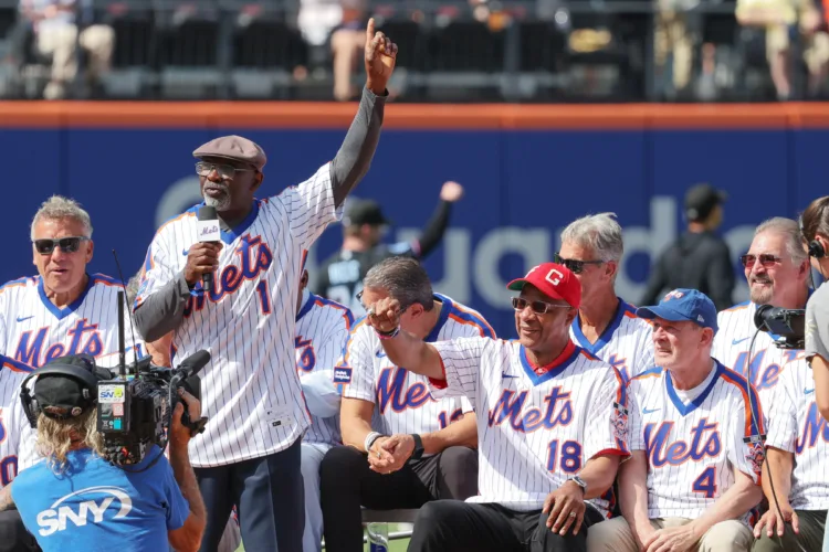 Members of the 1986 World Series champion Mets celebrate the 40th anniversary of team's last title